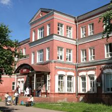 Окна в больнице терапевтического корпуса